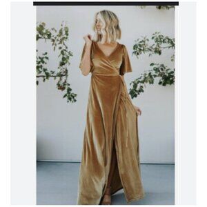 Baltic Born Meghan Dress Womens Medium Gold Velvet Wrap Maxi Short Sleeve Evenin